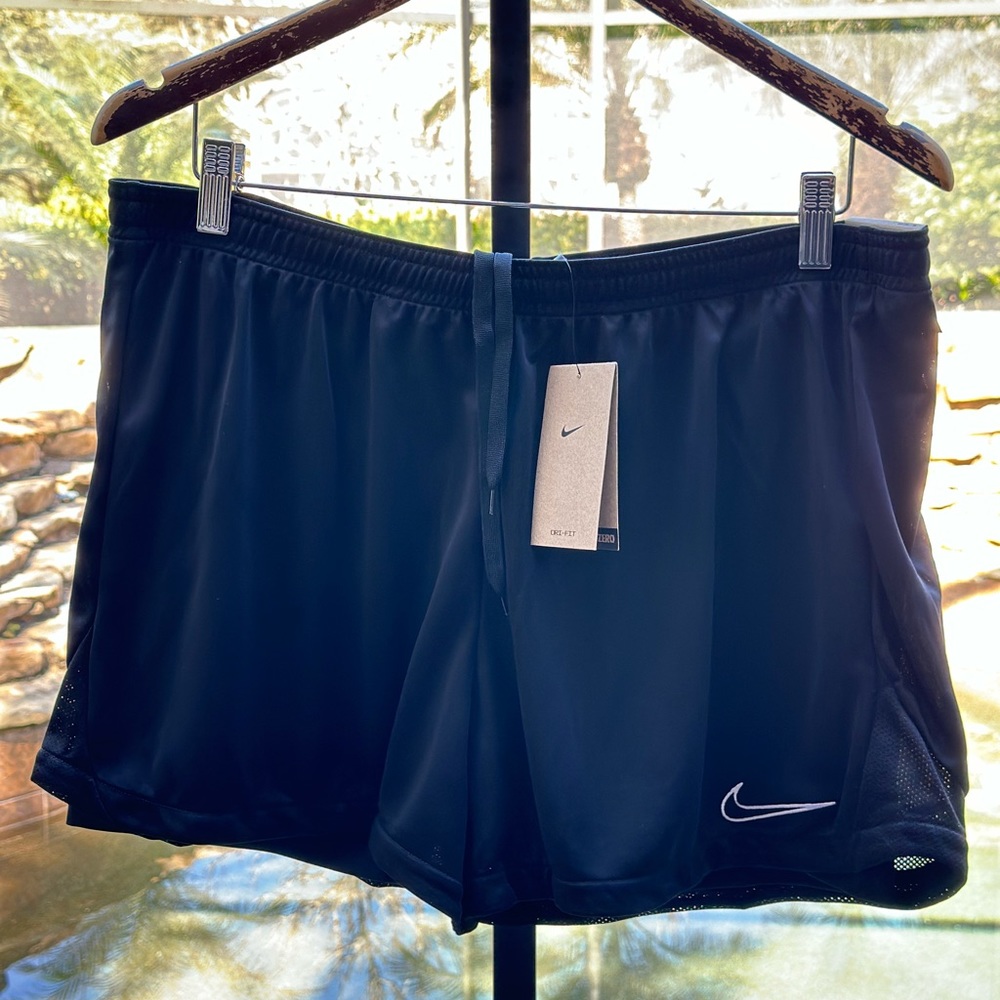 NIKE WOMENS ACADEMY 2 IN 1 SHORTS (XL) DV2860-010